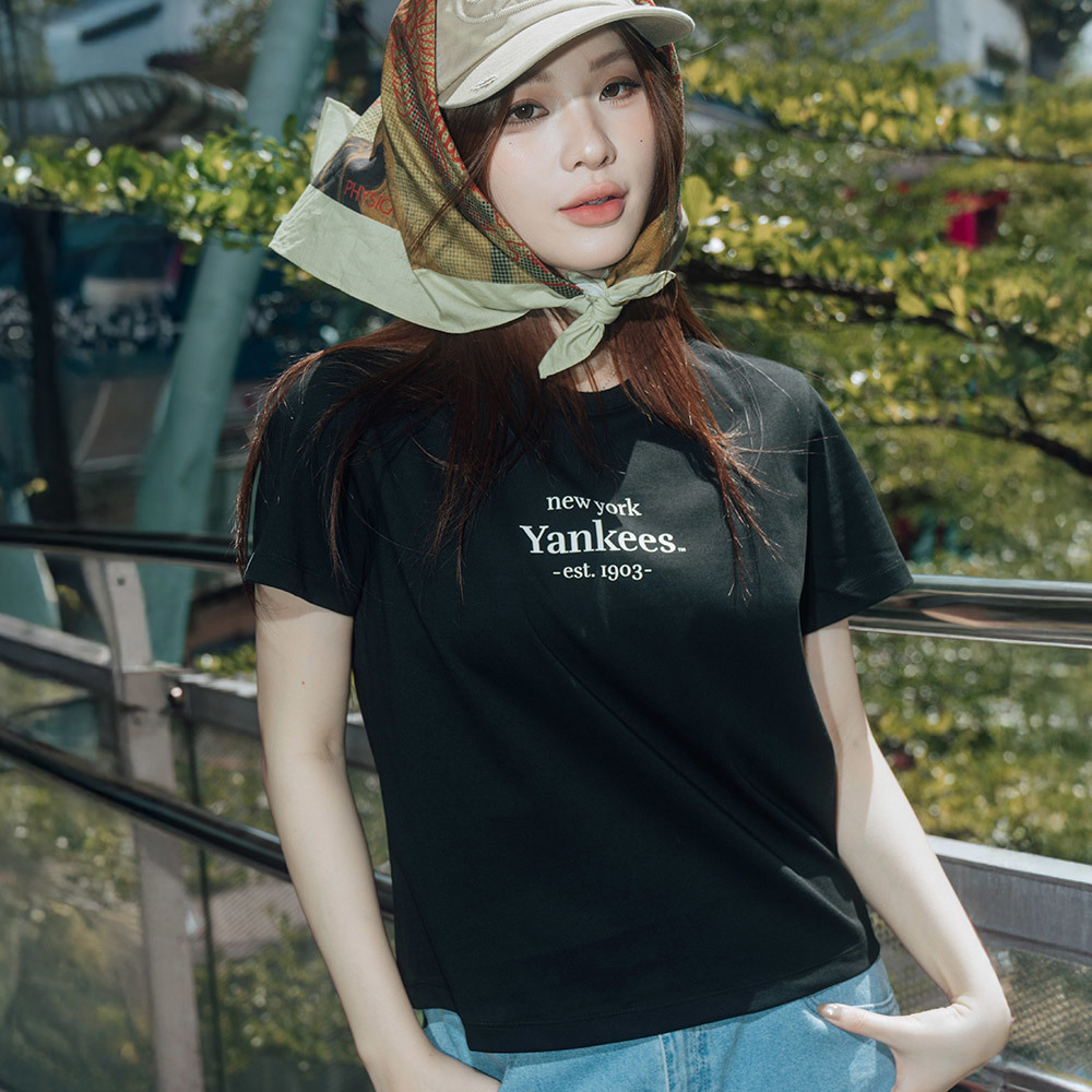 MLB 女版速乾短袖T恤 Varsity系列 紐約洋基隊 (3FTSV0253-50BKS)