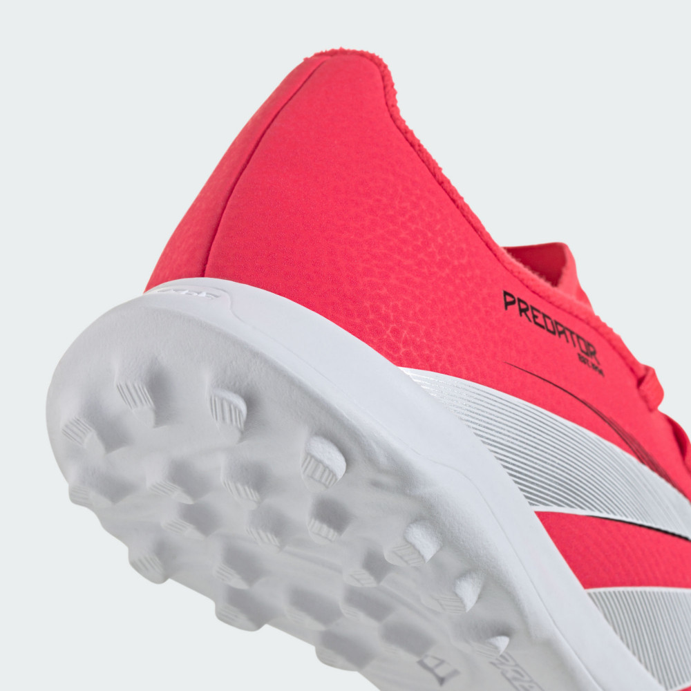 PREDATOR LEAGUE 足球鞋