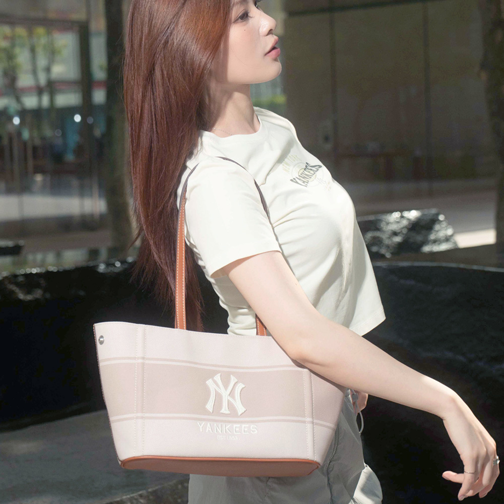 MLB 托特包 肩背包 Varsity系列 紐約洋基隊 (3ABQB015N-50CRS)