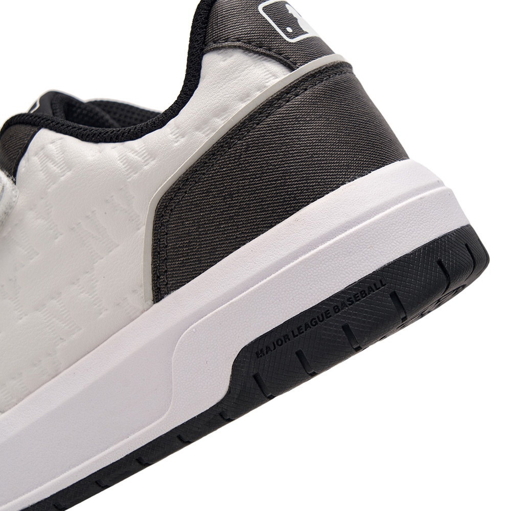 MLB KIDS 牛仔壓紋Monogram老爹鞋 學長鞋 童鞋 Chunky Liner 紐約洋基隊 (7ASXLM05N-50BKS)