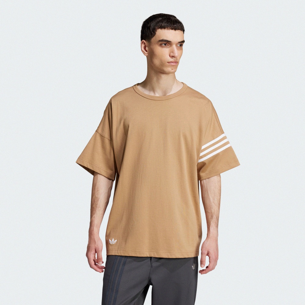 NEUCLASSICS 短袖上衣