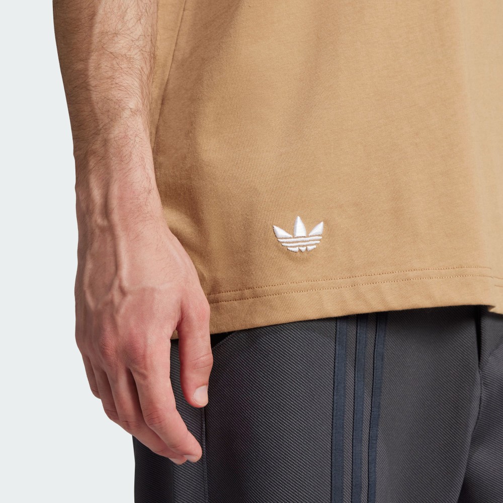 NEUCLASSICS 短袖上衣