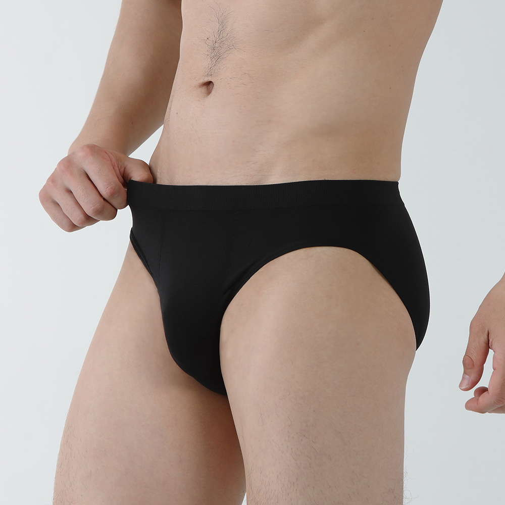 男款瞬透無縫抑菌中腰三角內褲(A1UCGZ15M黑/透氣排汗/涼感/抑菌/無縫工藝/高彈力/台灣製)