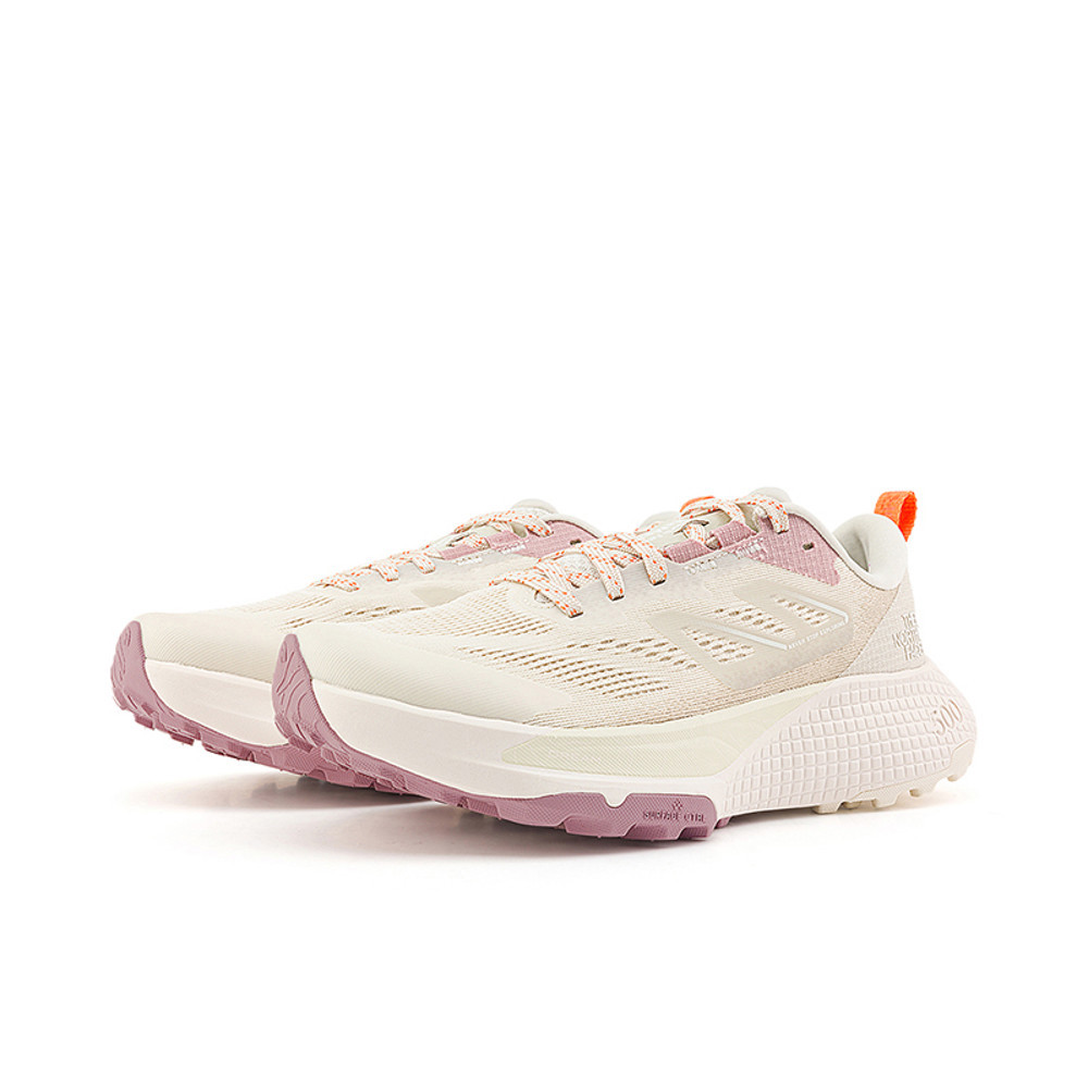 The North Face北面女款白色抓地野跑鞋｜8A9P7UQ