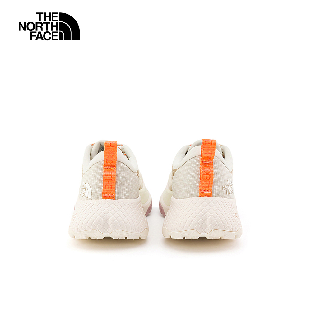 The North Face北面女款白色抓地野跑鞋｜8A9P7UQ
