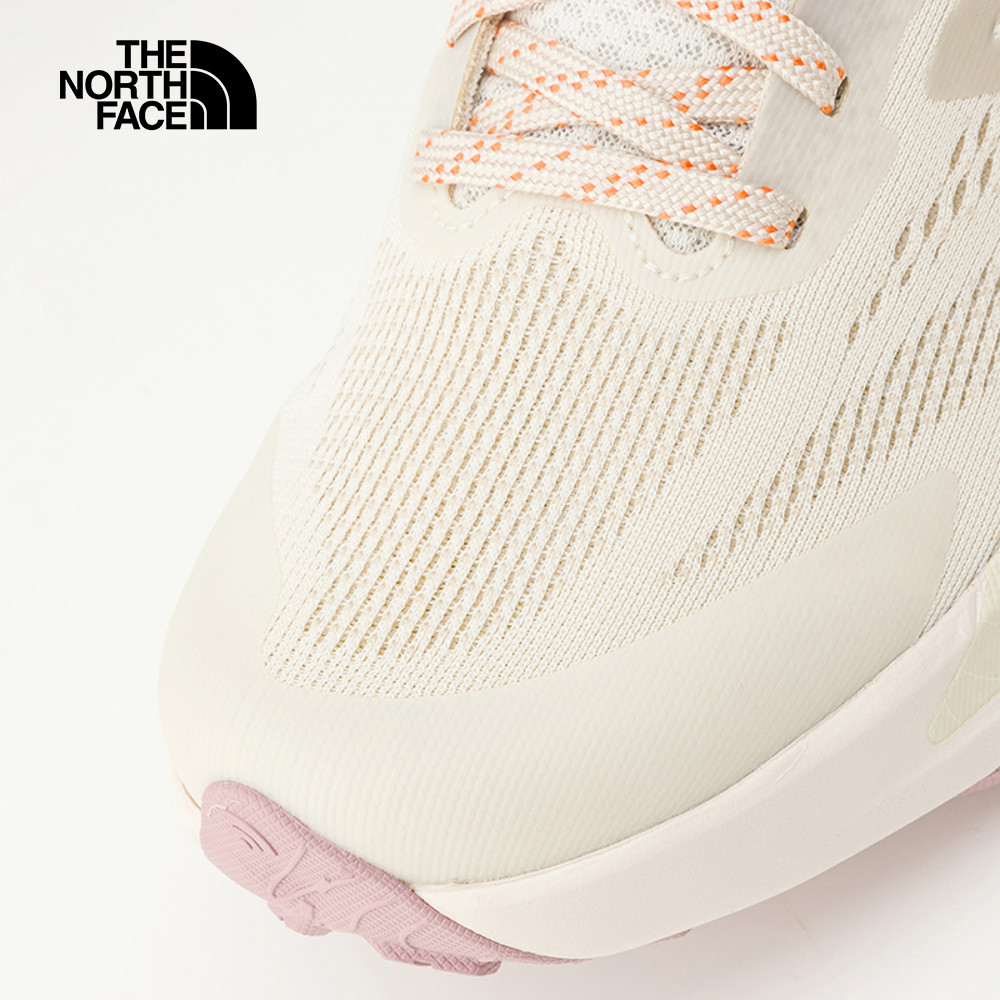 The North Face北面女款白色抓地野跑鞋｜8A9P7UQ