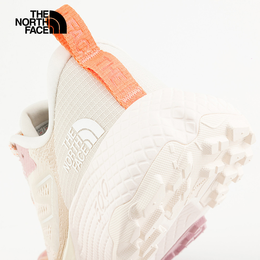 The North Face北面女款白色抓地野跑鞋｜8A9P7UQ