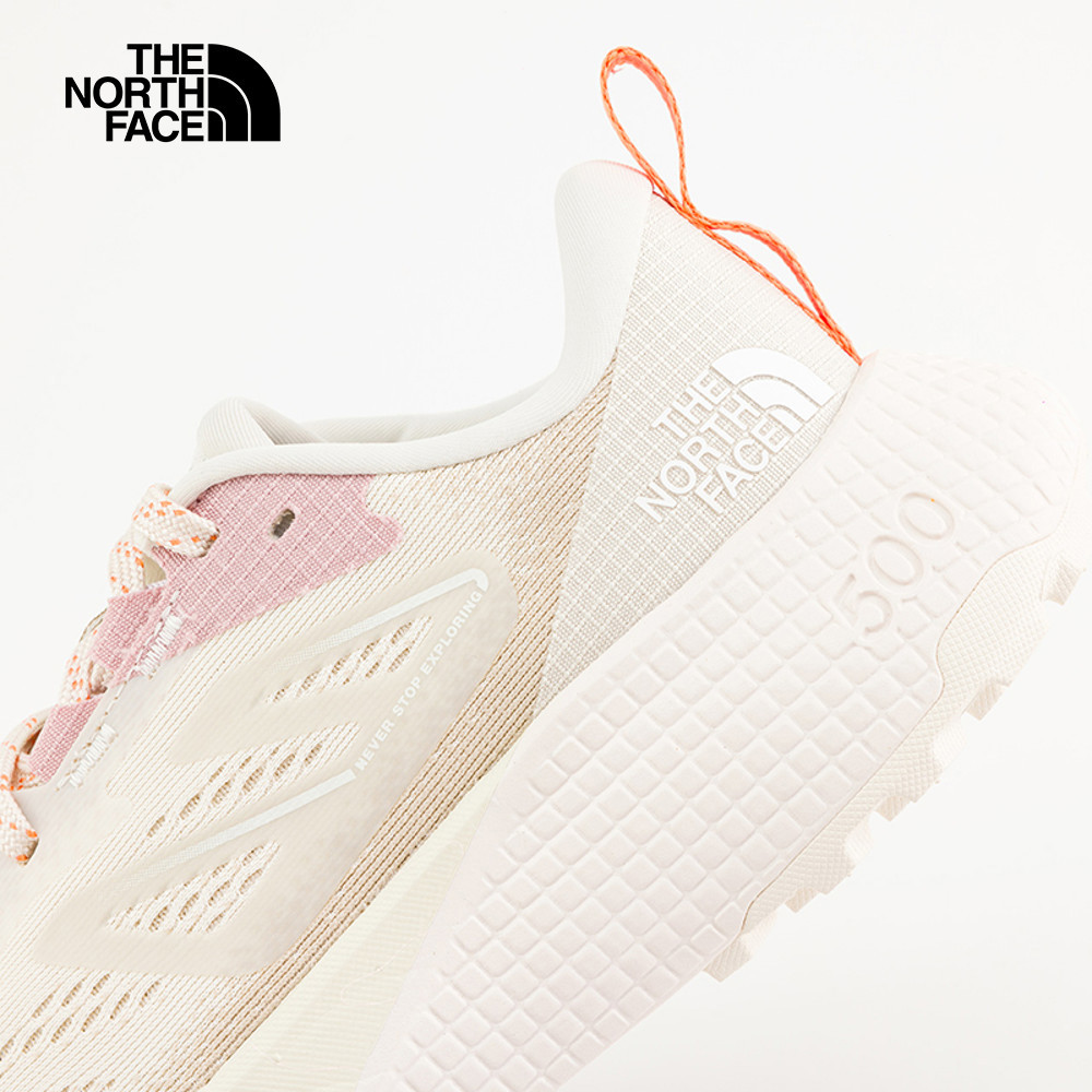 The North Face北面女款白色抓地野跑鞋｜8A9P7UQ
