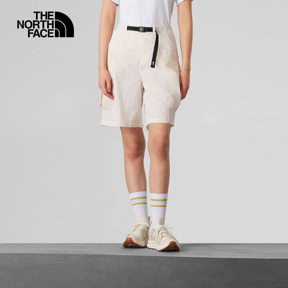 The North Face UE女款米白色DWR防潑水短褲｜8CM1QLI－靈動旗艦店