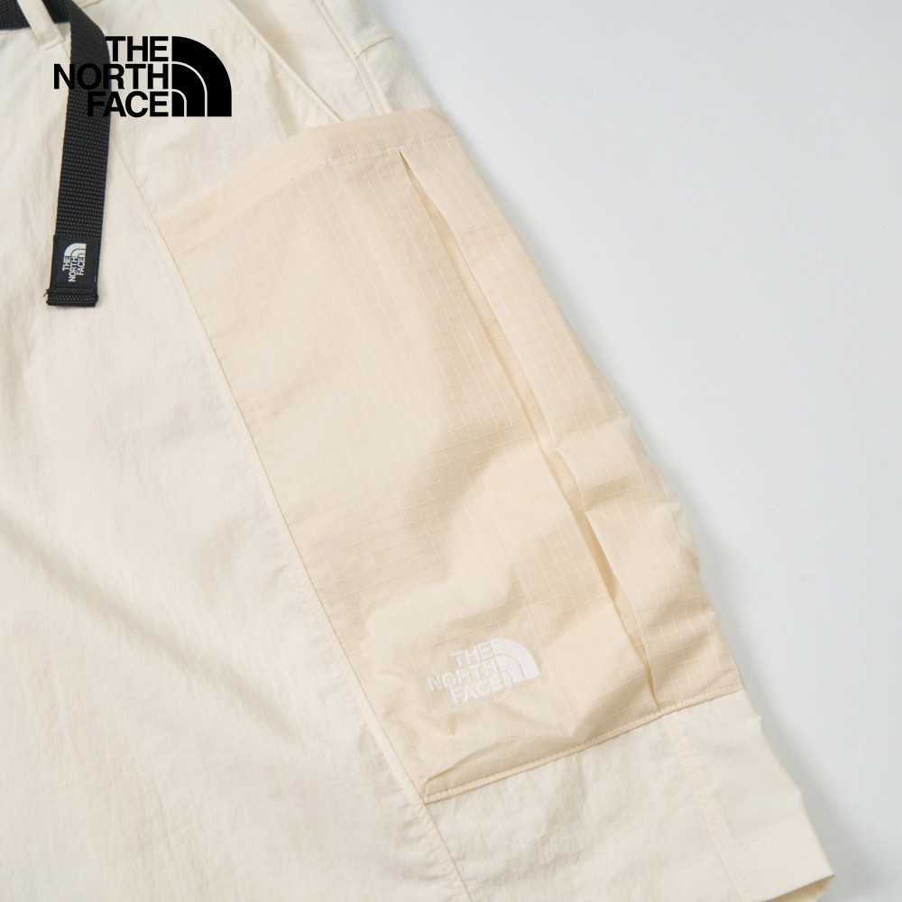 UE女款米白色DWR防潑水短褲｜8CM1QLI