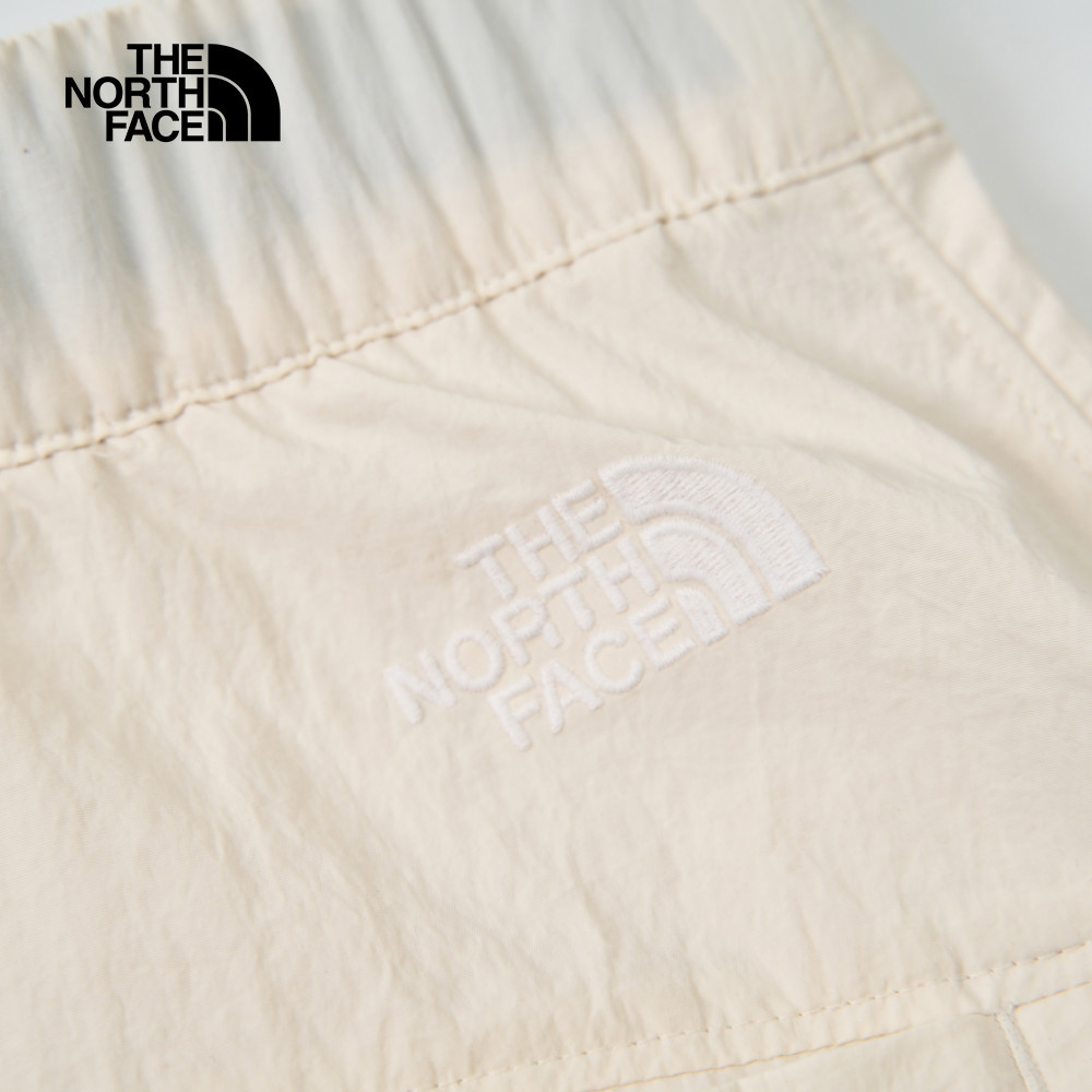 UE女款米白色DWR防潑水短褲｜8CM1QLI