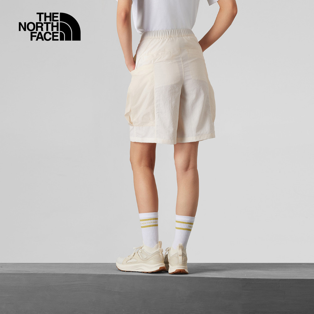 UE女款米白色DWR防潑水短褲｜8CM1QLI