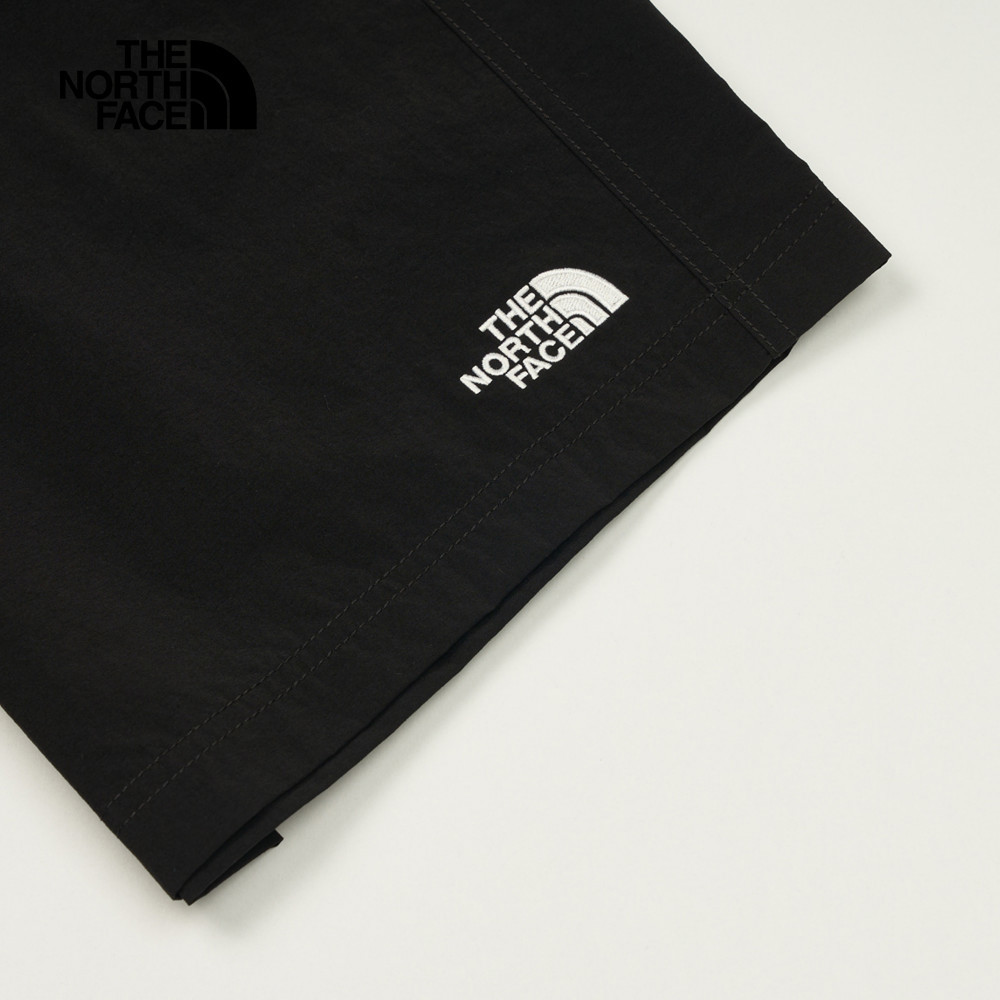 The North Face北面男款黑色UPF防曬短褲｜8BWPJK3