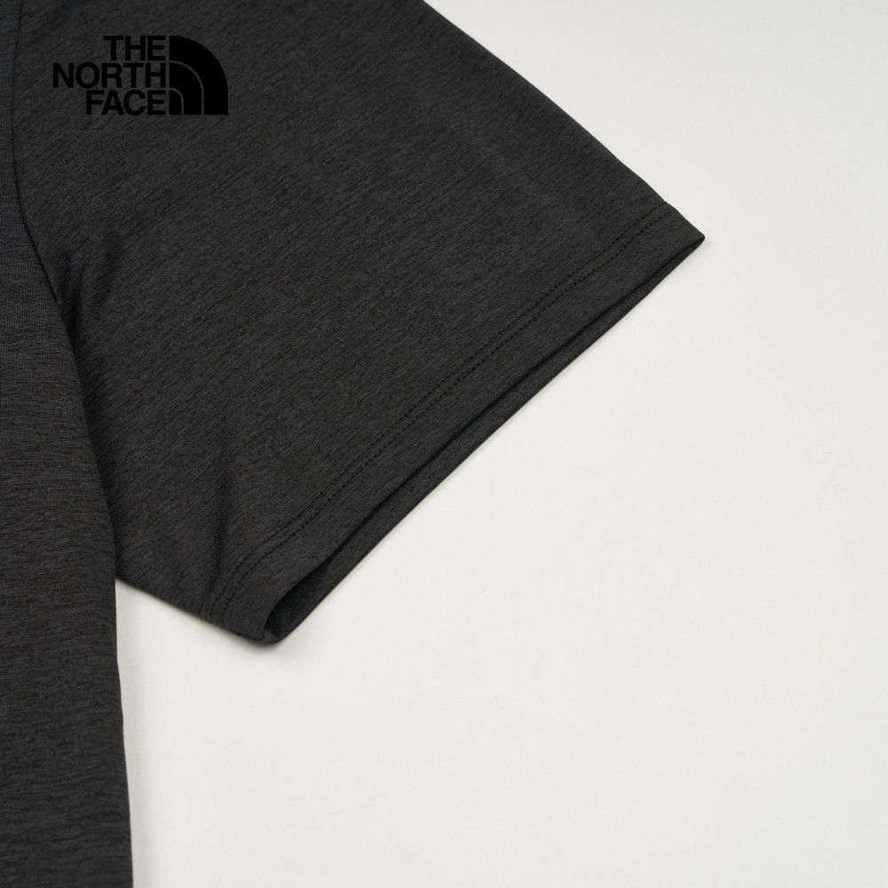 The North Face北面男款黑色吸濕排汗短袖T恤｜8BYJJK3