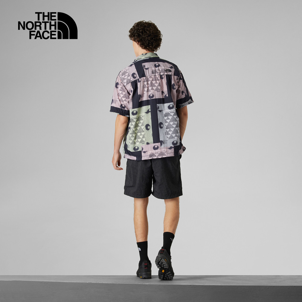 UE男款宇宙黑印花短袖襯衫｜8CKQJK3