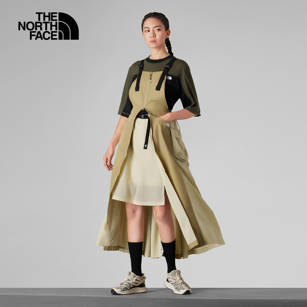 The North Face UE女款卡其色DWR防潑水拼接長裙｜8CMBQK7－翔速旗艦店