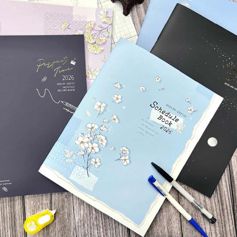 四季SEASON 2026年 跨年月誌 13K-藍筆/黑筆/紫花/藍花/白兔/黑兔