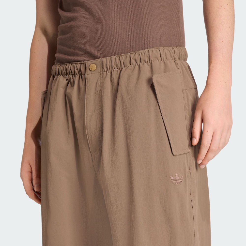 PREMIUM ESSENTIALS 運動長褲