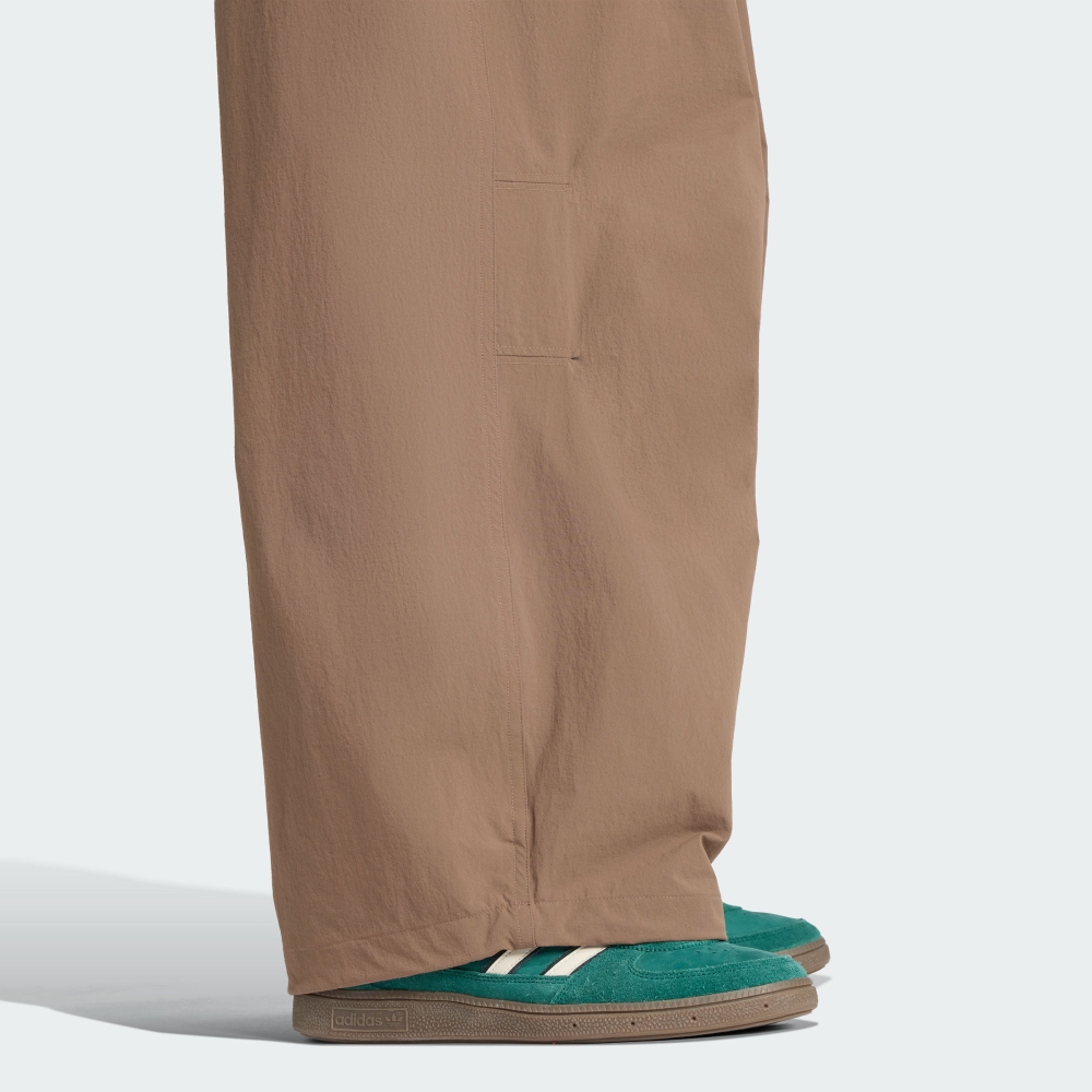 PREMIUM ESSENTIALS 運動長褲