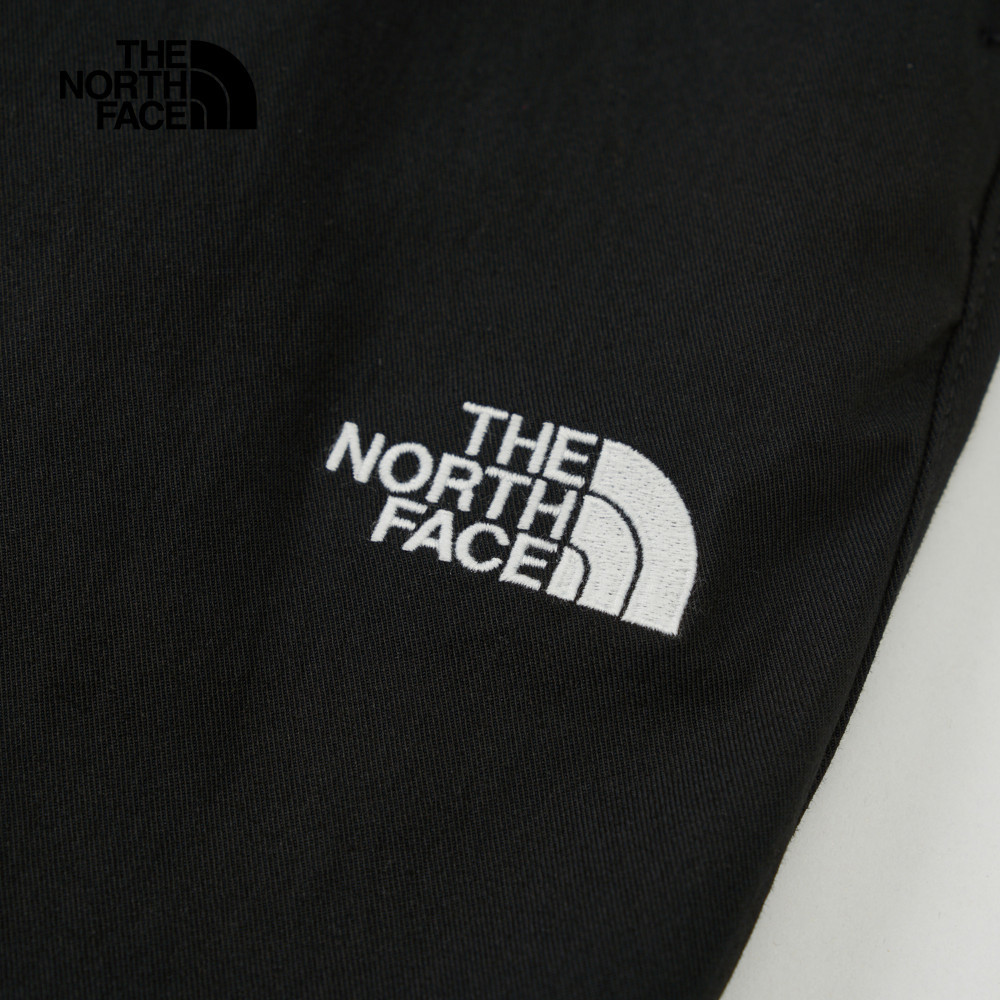 UE女款黑色DWR防潑水休閒長褲｜8CMFJK3