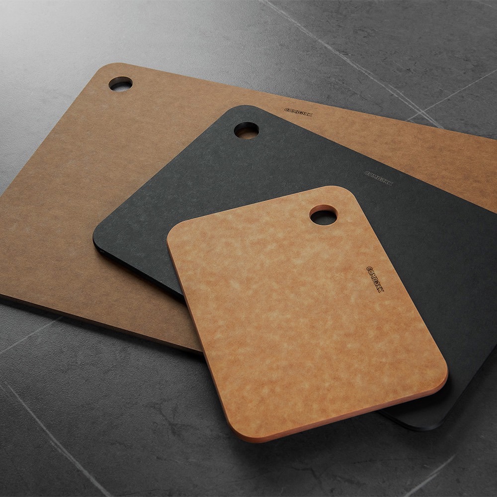 【COMBEKK】RECYCLED PAPER CUTTING BOARD 28 x 38CM 環保紙質砧板-廠商直送
