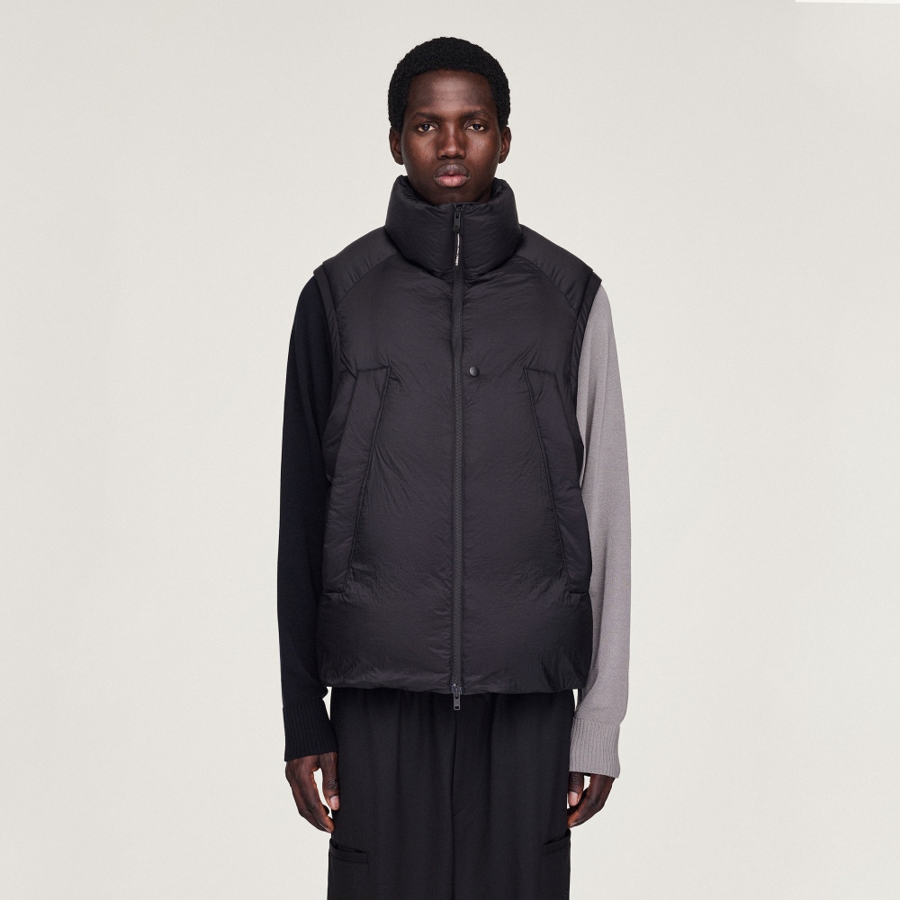 Adidas Y-3 羽絨背心｜提供多元－飄逸運動用品