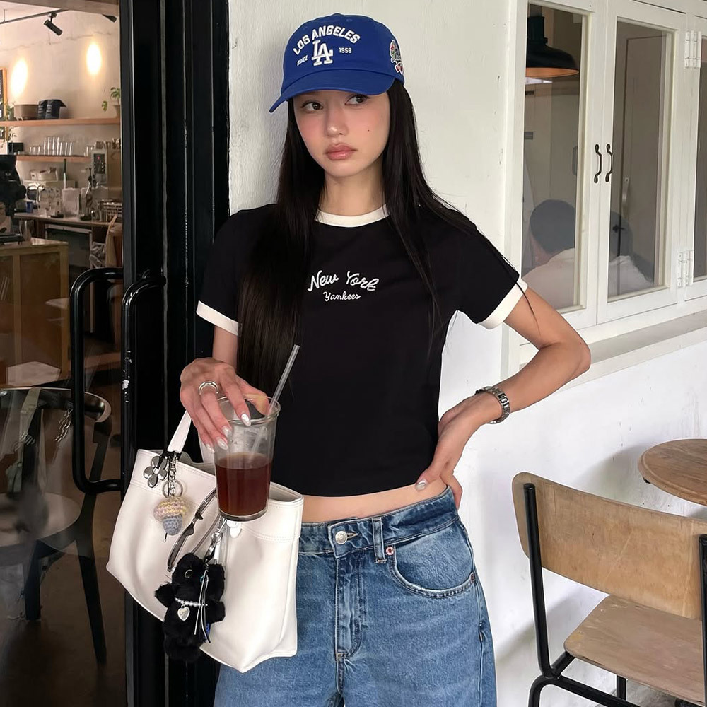 MLB 女版短袖T恤 Varsity系列 紐約洋基隊 (3FTSV0254-50BKS)