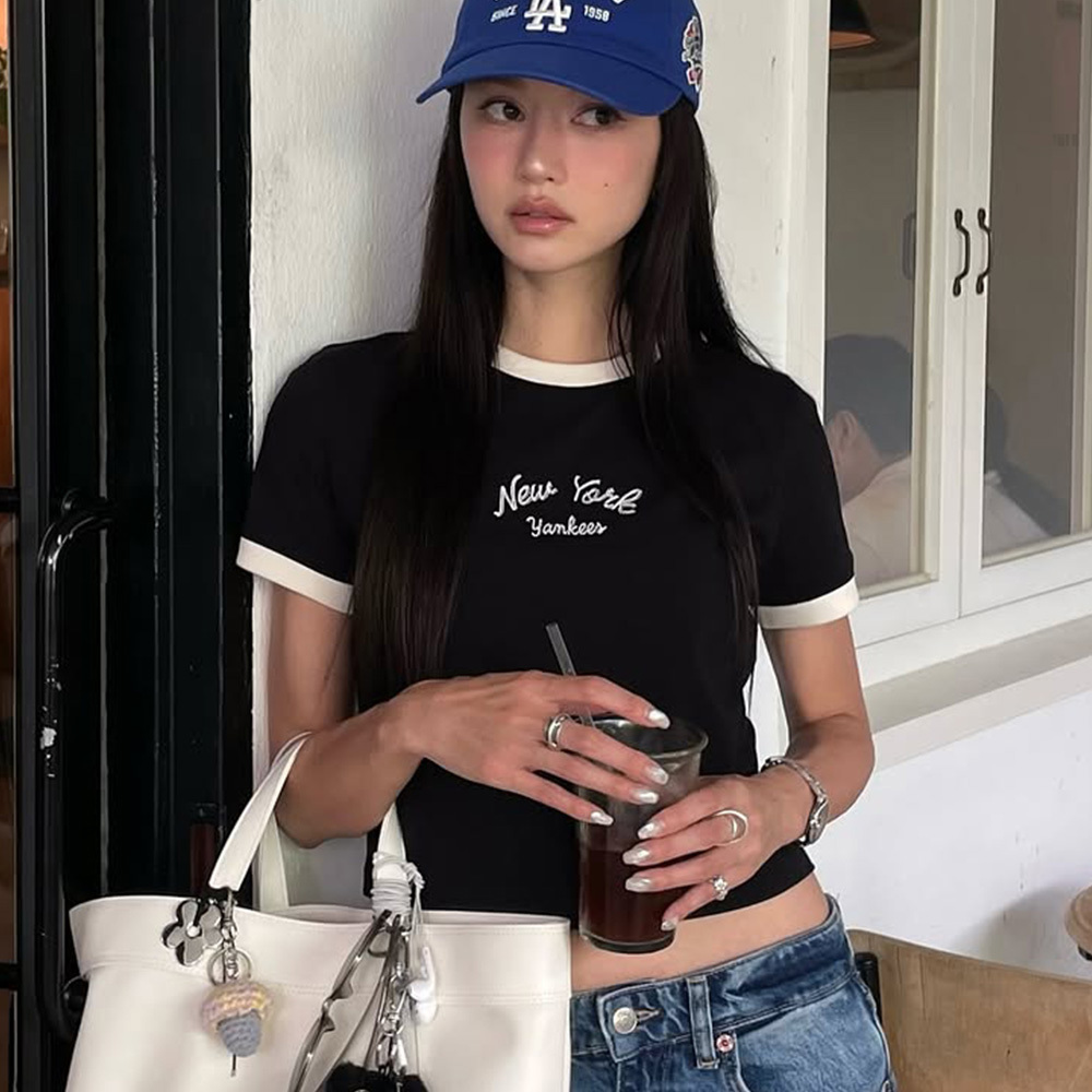 MLB 女版短袖T恤  Varsity系列  紐約洋基隊 (3FTSV0254-50BKS)