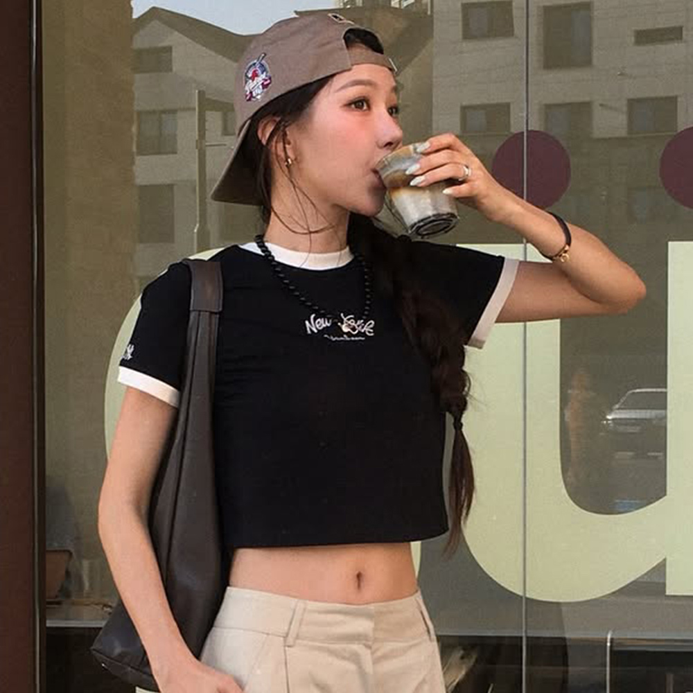 MLB 女版短袖T恤  Varsity系列  紐約洋基隊 (3FTSV0254-50BKS)