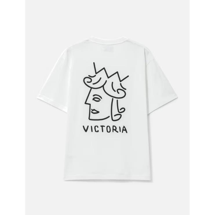 【VICTORIA】短T 白 - QUEENHEAD LOGO S/S TEE