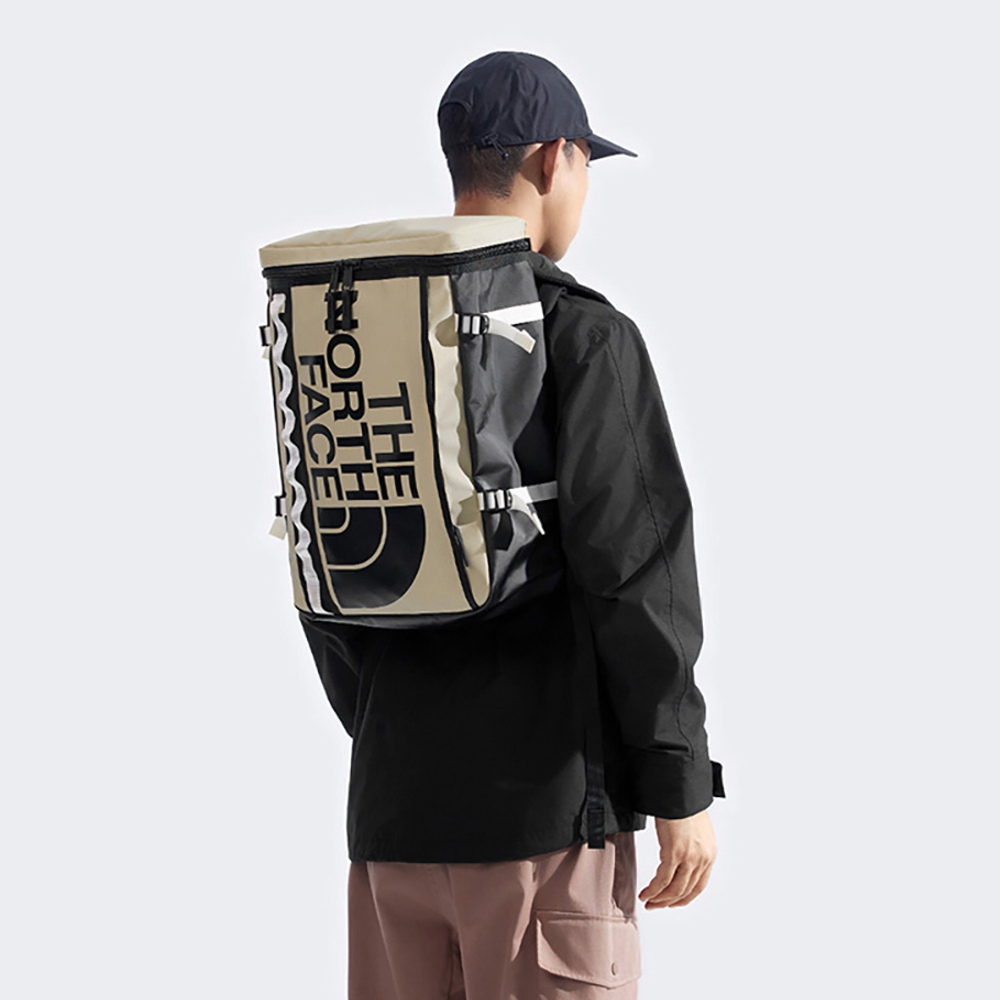 The North Face北面男女款棕色舒適背負大容量休閒後背包｜3KVRFZI