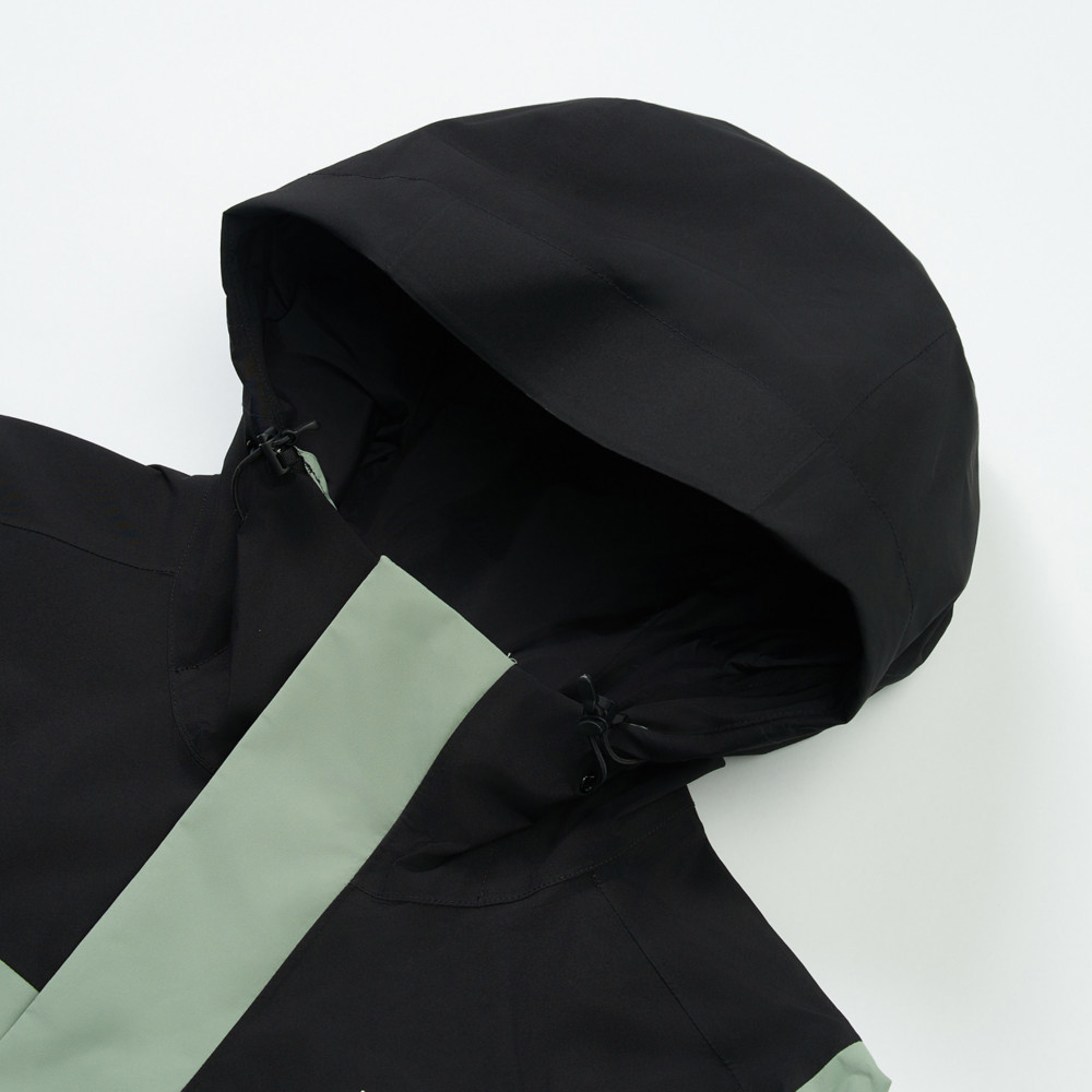 The North Face北面男款綠色DryVent防水透氣衝鋒衣｜8DX1D5N