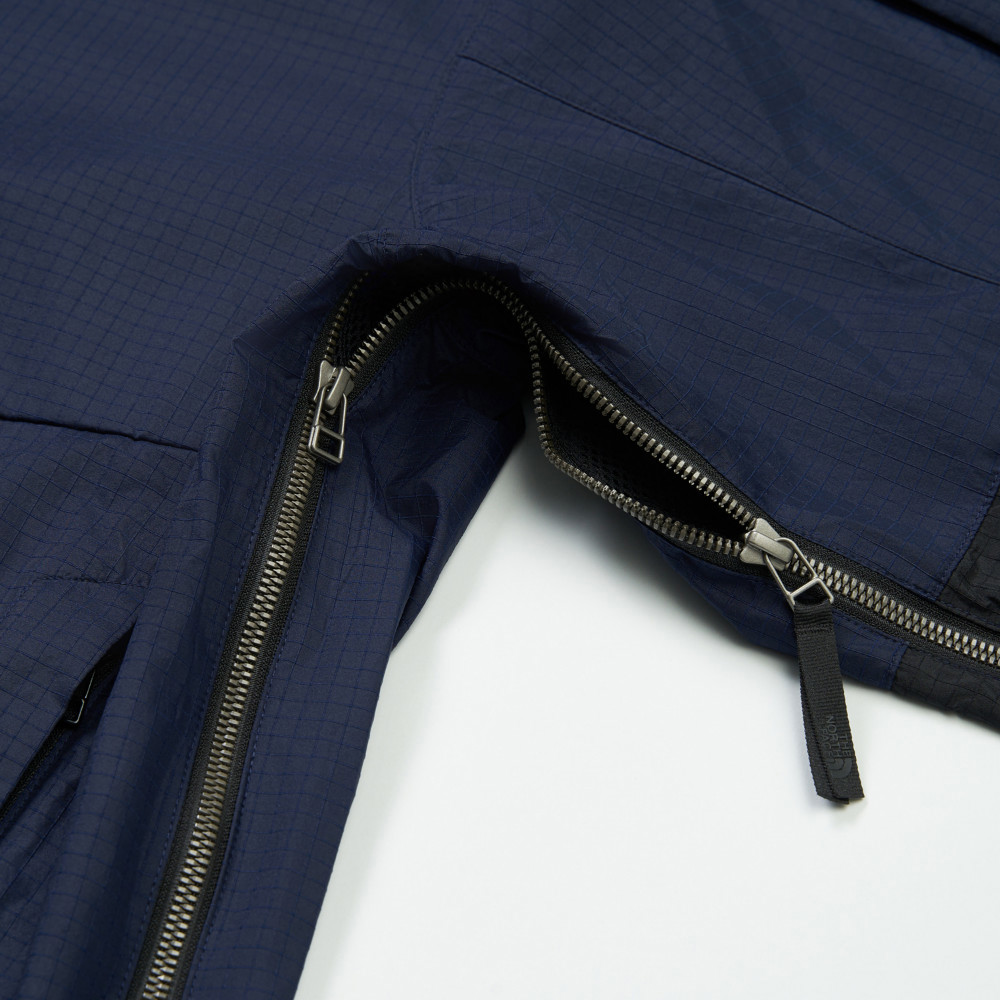 UE男款藍色DWR防潑水防風外套｜8E5H92A