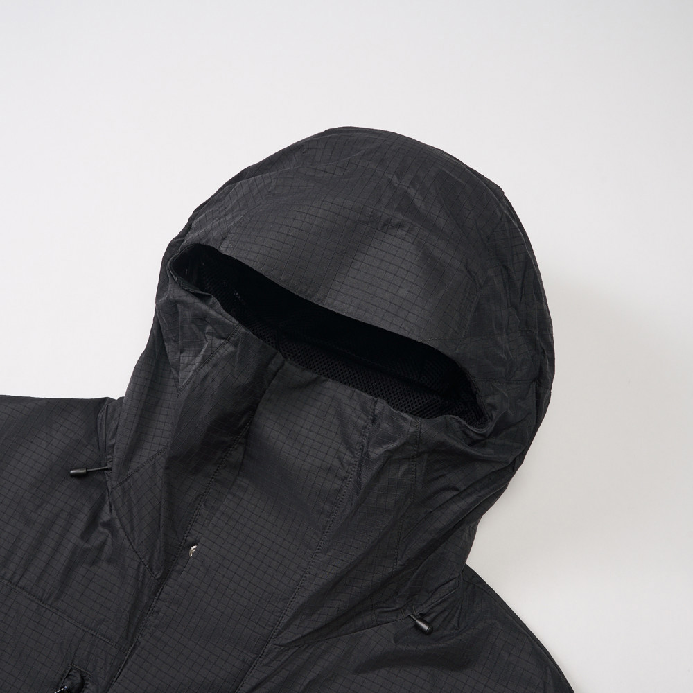 UE男款黑色DWR防潑水防風外套｜8E5HJK3