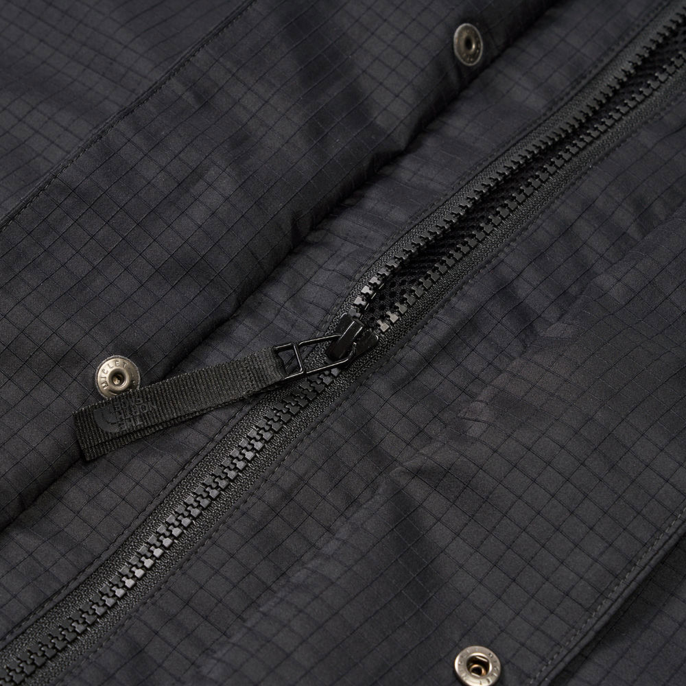 UE男款黑色DWR防潑水防風外套｜8E5HJK3