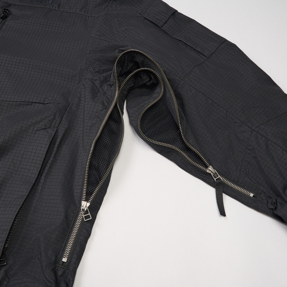 UE男款黑色DWR防潑水防風外套｜8E5HJK3