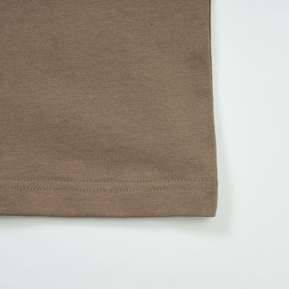 UE男款棕色純棉大尺寸山脈印花短袖T恤｜8GUBBOW