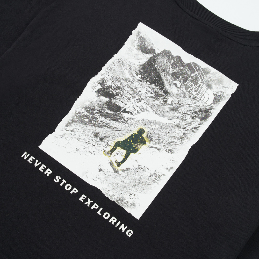 UE男款黑色純棉大尺寸山脈印花短袖T恤｜8GUBJK3