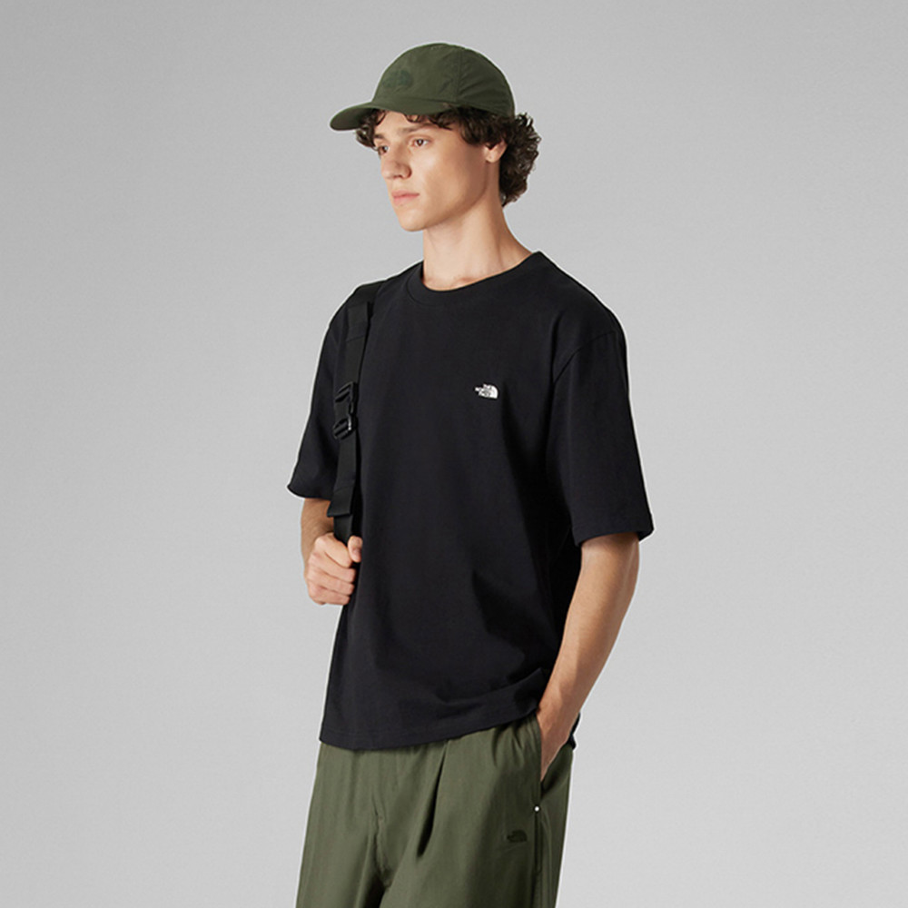 UE男款黑色純棉大尺寸山脈印花短袖T恤｜8GUBJK3