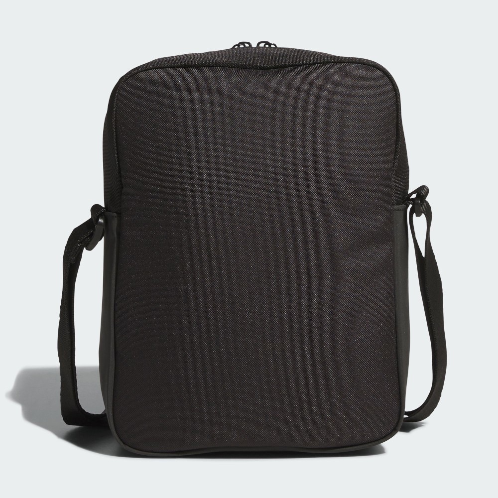 ESSENTIALS 斜背包