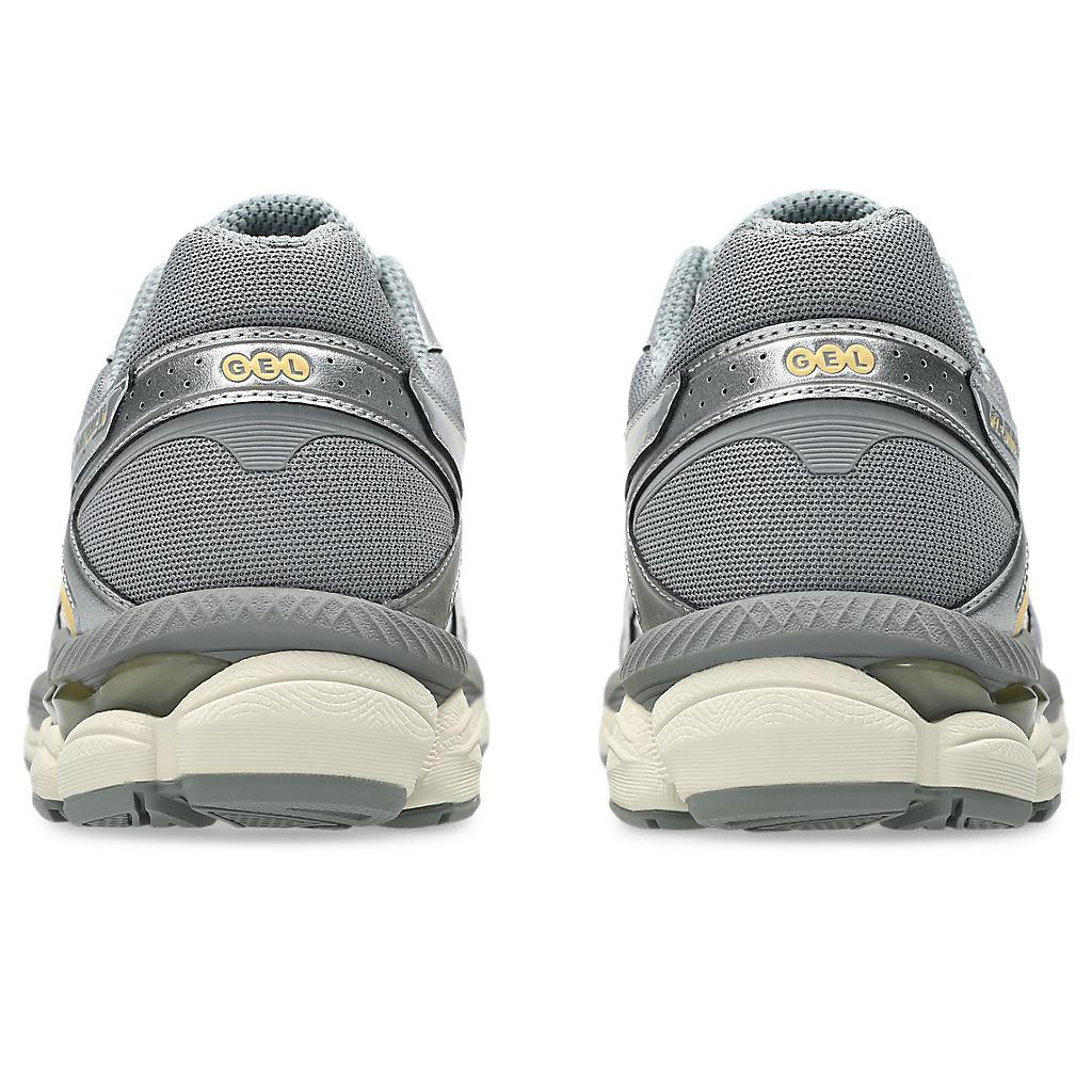 GEL-CUMULUS 16 男女中性款  運動休閒鞋 1203A733-101