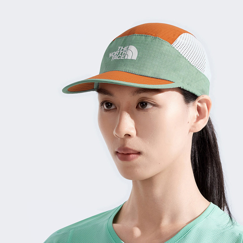 The North Face北面男女款綠色吸濕排汗防曬運動帽｜876JFEI