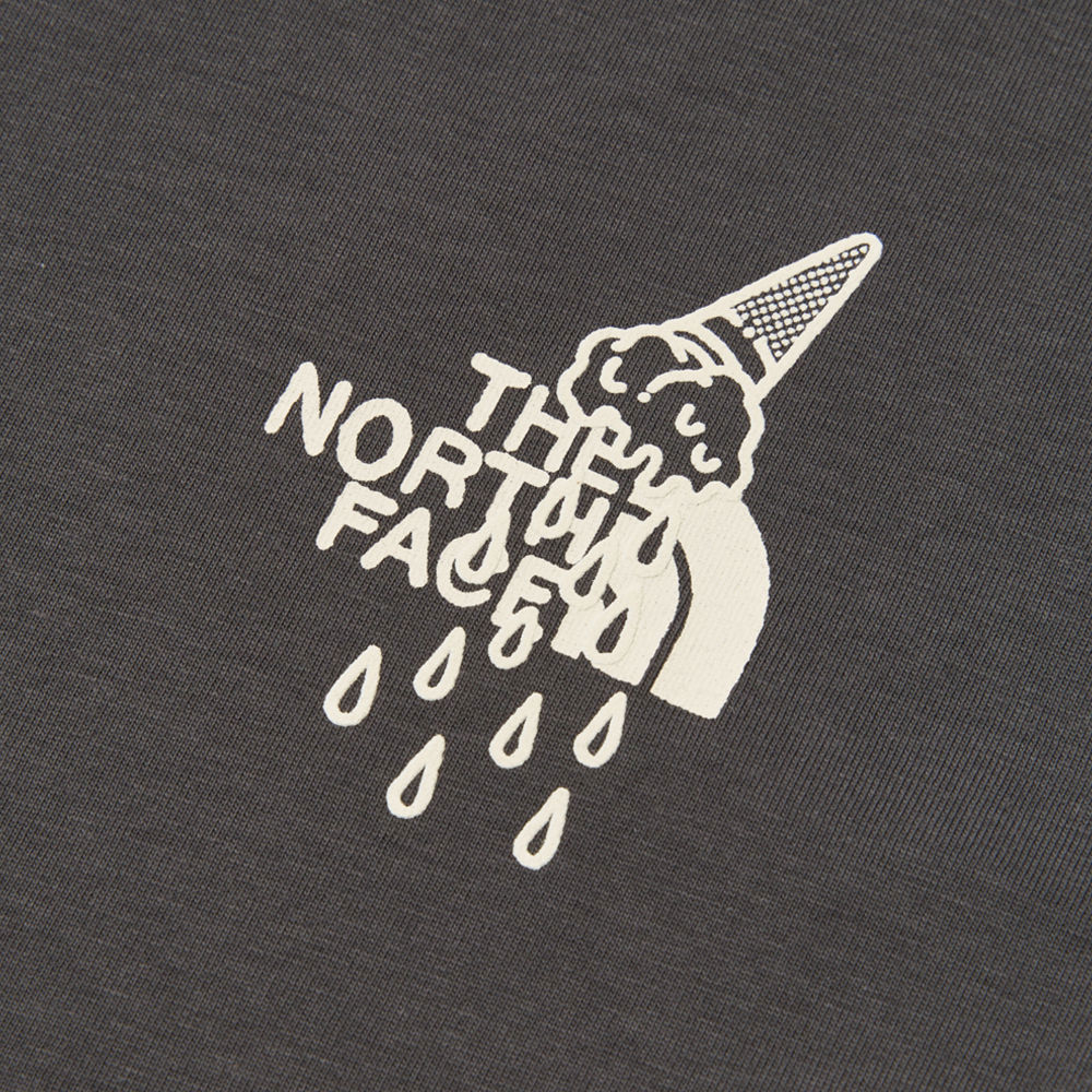 The North Face北面男女款深灰色概念性印花短袖T恤｜8E4D0C5