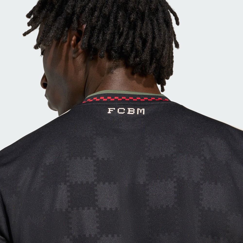 拜仁慕尼黑 25/26 第二客場球衣