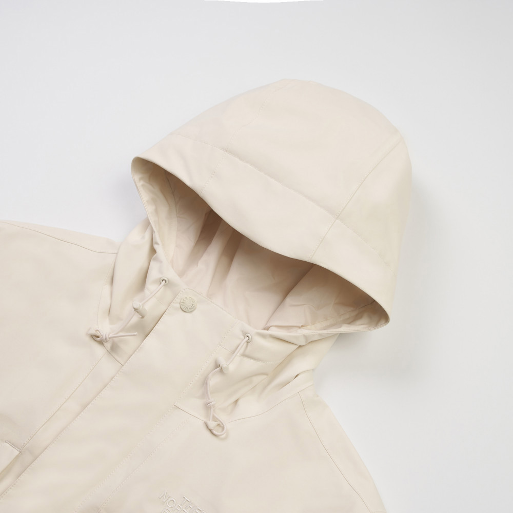 The North Face北面男款米白色DryVent防水透氣衝鋒衣｜8DXJQLI