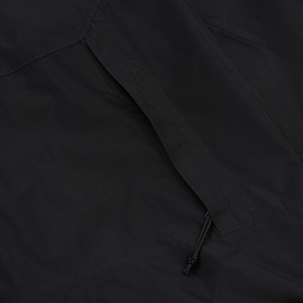 The North Face北面女款黑色Gore-Tex防水透氣衝鋒衣｜8EWQJK3