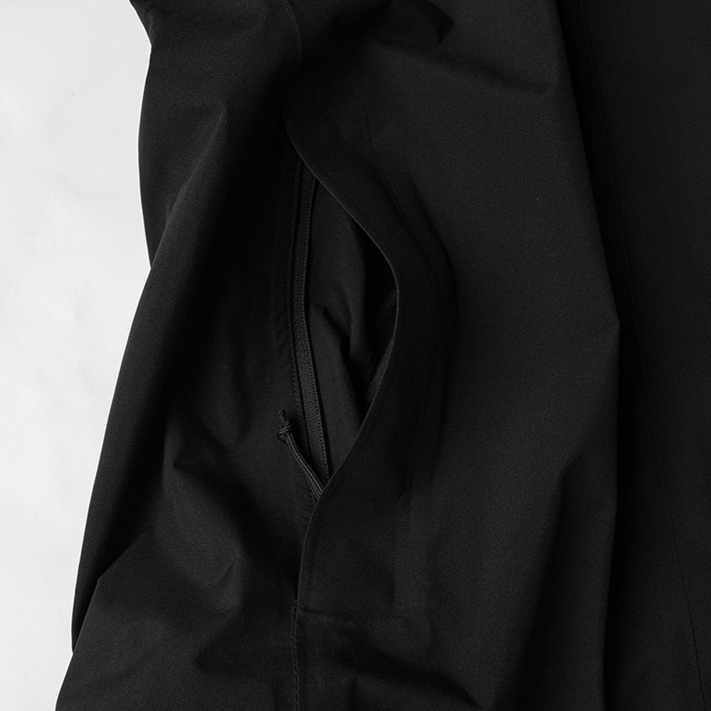 The North Face北面女款黑色DryVent防水透氣衝鋒衣｜8DX8JK3