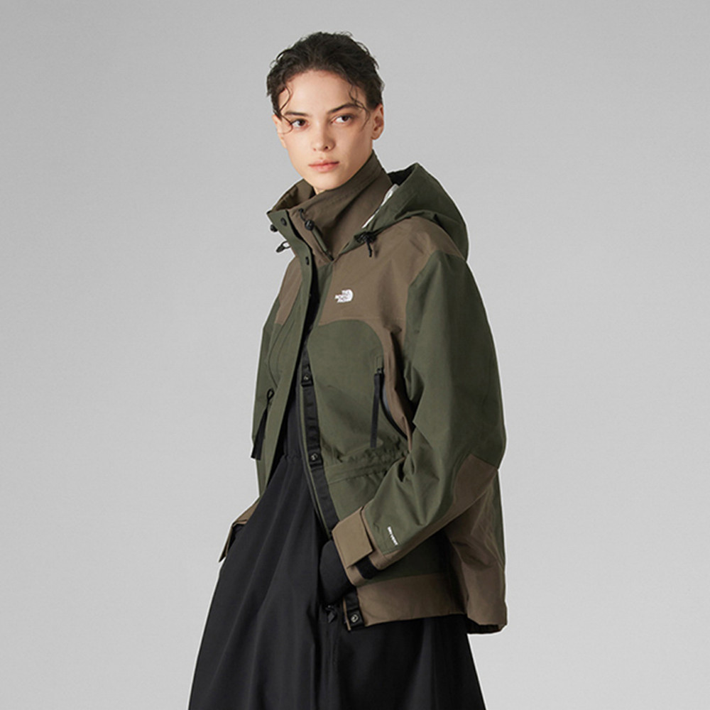 UE女款綠色DRYVENT防水衝鋒衣｜8E6S0QP