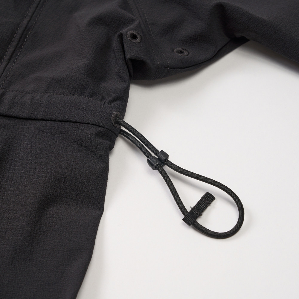 UE女款黑色DWR防潑水長裙｜8E6TJK3