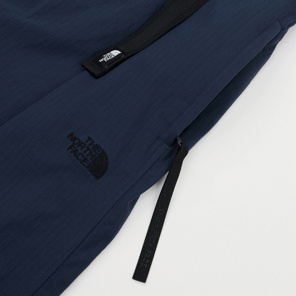 UE女款藍色DWR防潑水休閒長褲｜8E6U8K2